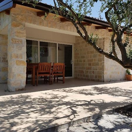 Apartmani Morovi Dvori Drage Luaran gambar