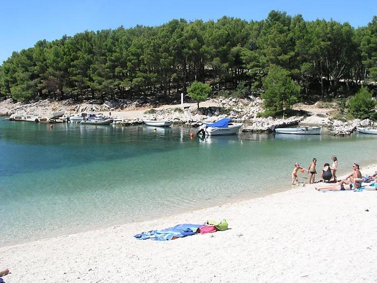 Apartmani Morovi Dvori Drage Luaran gambar