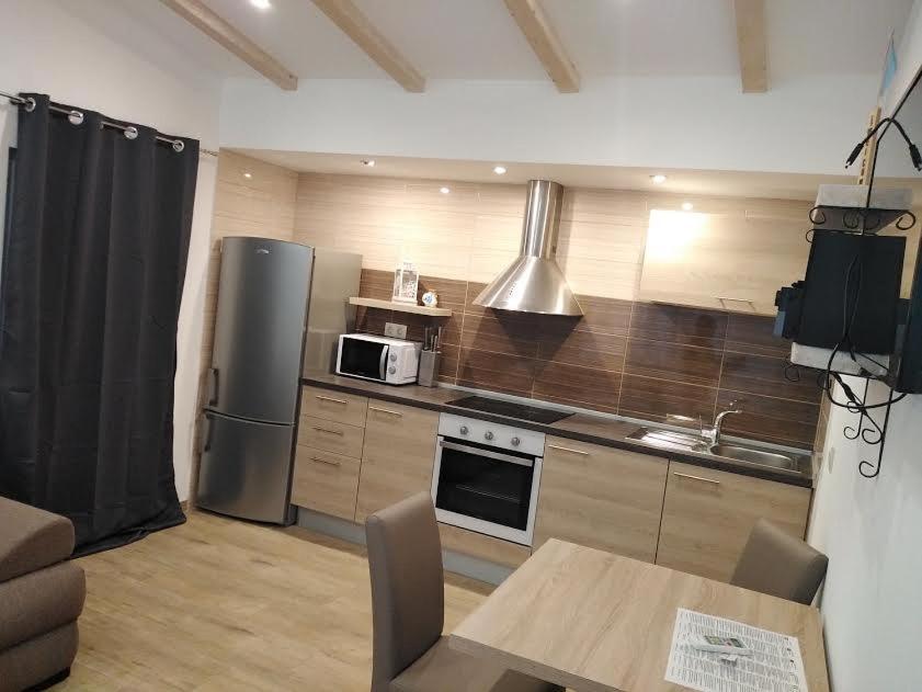 Apartmani Morovi Dvori Drage Luaran gambar