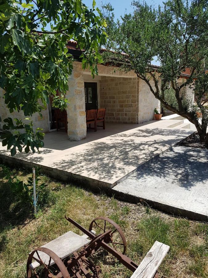 Apartmani Morovi Dvori Drage Luaran gambar