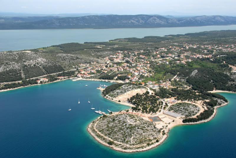 Apartmani Morovi Dvori Drage Luaran gambar