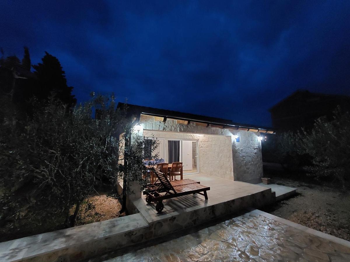 Apartmani Morovi Dvori Drage Luaran gambar