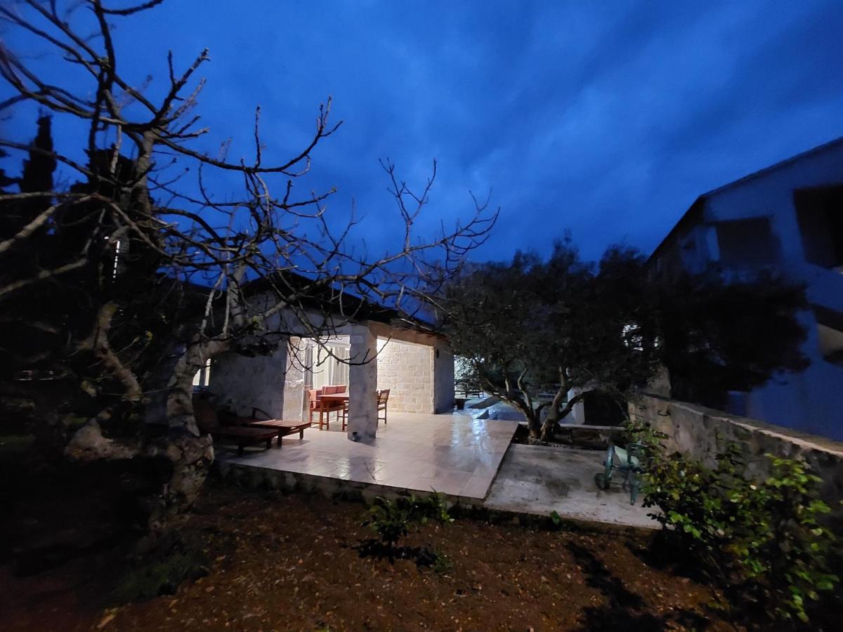 Apartmani Morovi Dvori Drage Luaran gambar